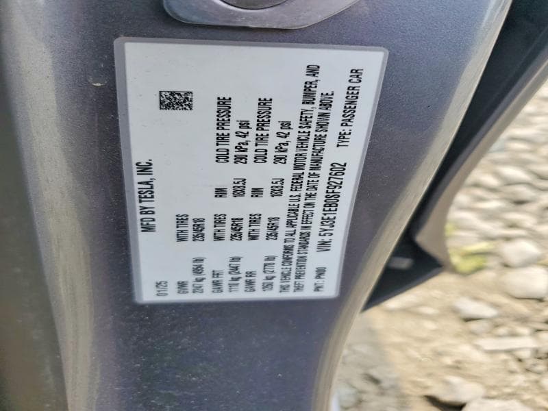 2025 TESLA MODEL 3 12