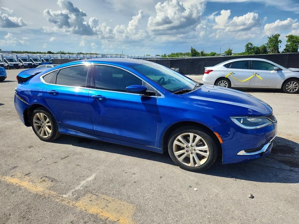 2017 CHRYSLER 200 LIMITED 4