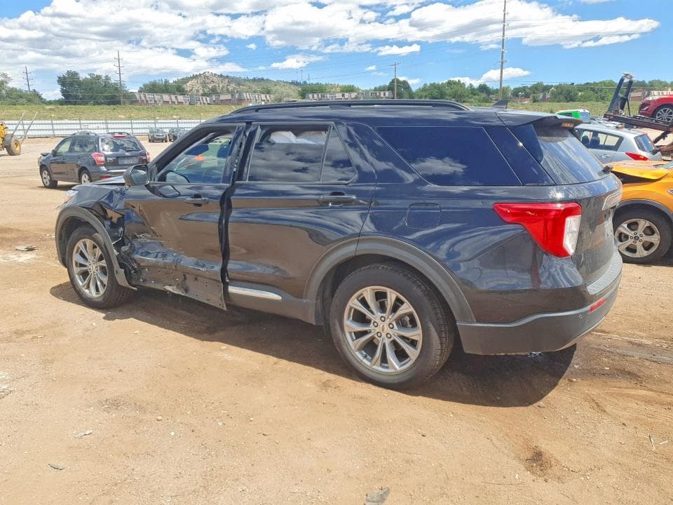 2021 FORD EXPLORER XLT 2