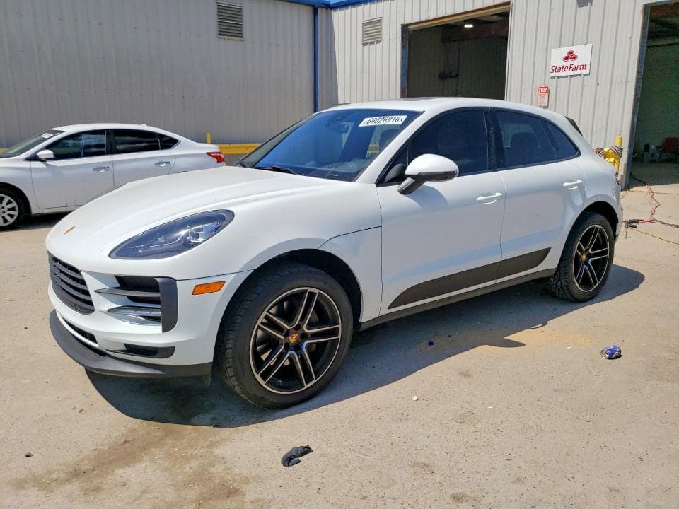 2021 PORSCHE MACAN - 1
