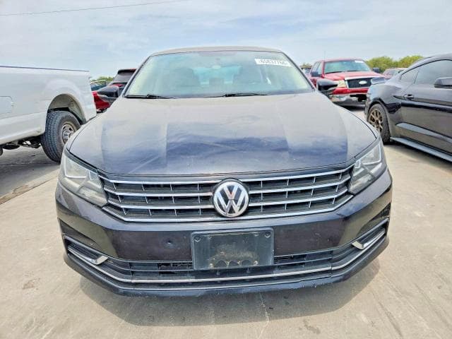 2017 VOLKSWAGEN PASSAT SE 5