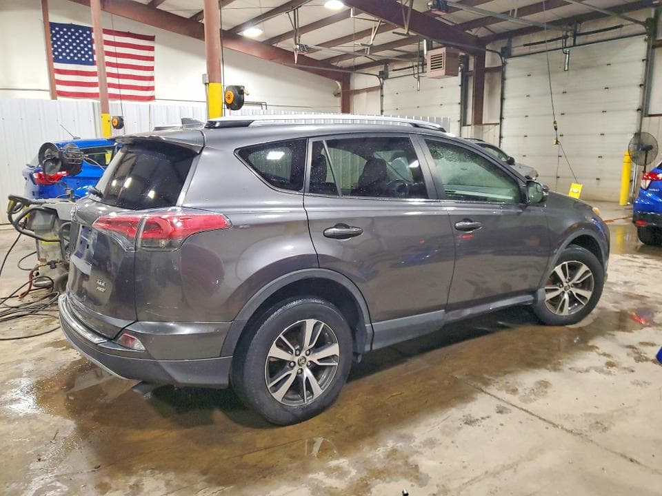 2017 TOYOTA RAV4 XLE 3