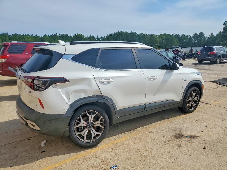 2021 KIA SELTOS EX 3