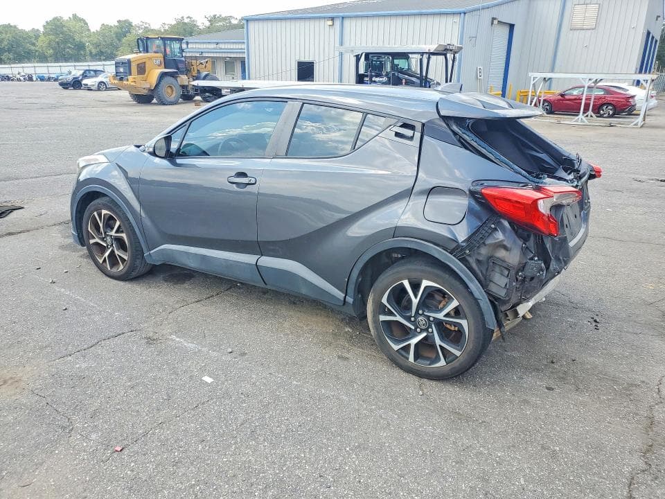 2019 TOYOTA C-HR XLE 2
