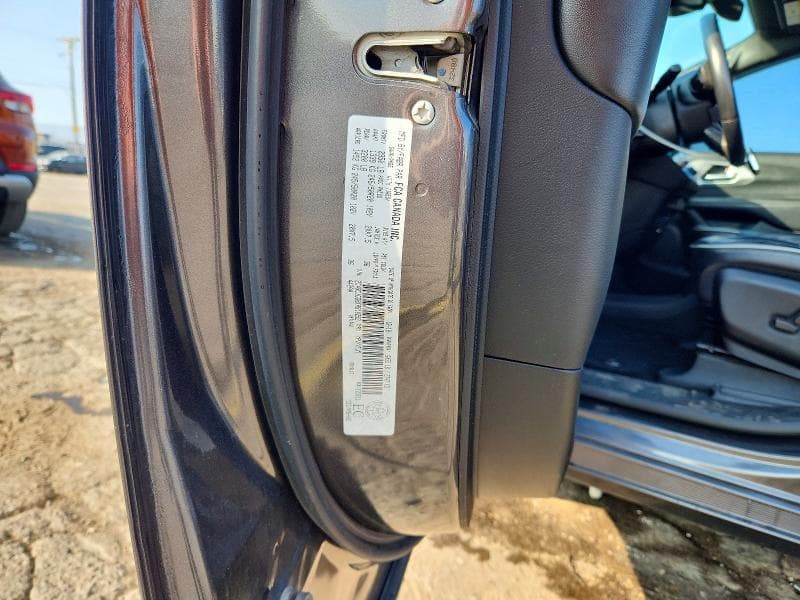 2019 CHRYSLER PACIFICA LIMITED 14