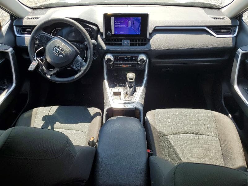 2024 TOYOTA RAV4 XLE 8