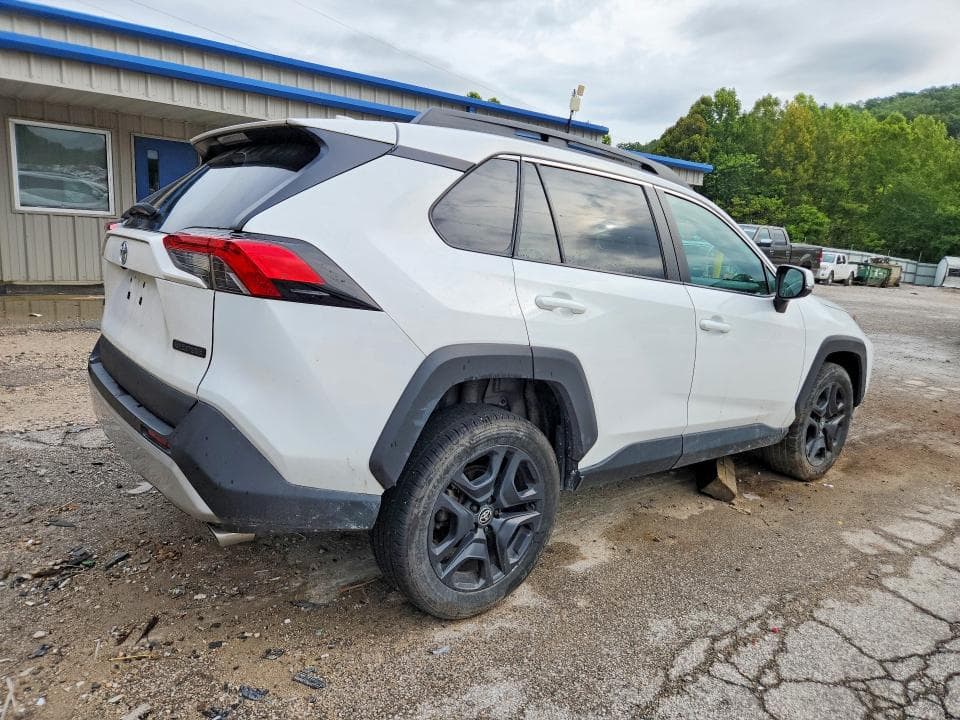 2024 TOYOTA RAV4 ADVENTURE 3