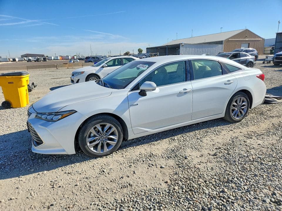 2020 TOYOTA AVALON XLE