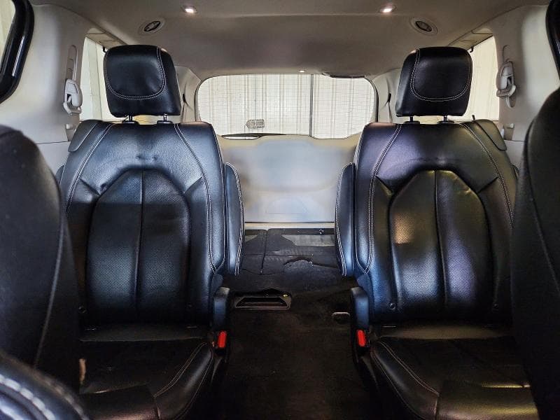 2022 CHRYSLER PACIFICA TOURING L 10