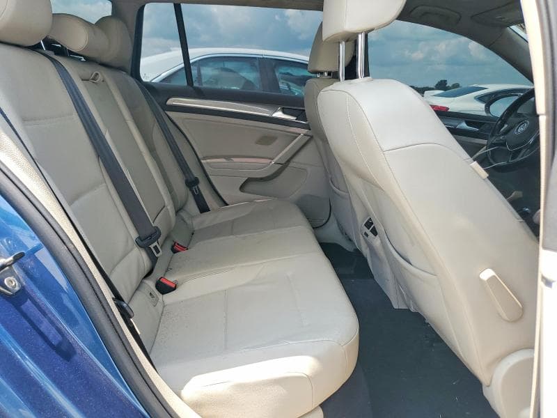 2017 VOLKSWAGEN GOLF ALLTRACK S 11