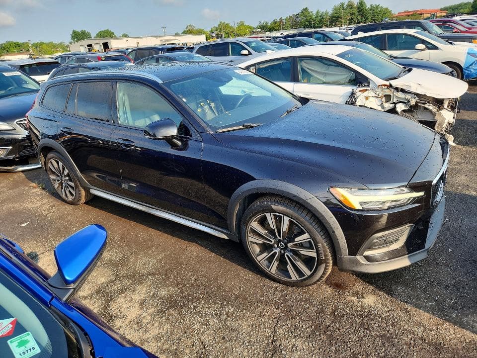 2020 VOLVO V60 CROSS COUNTRY T5 MOMENTUM 4