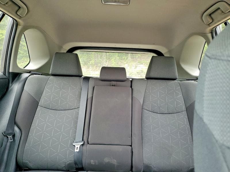 2020 TOYOTA RAV4 XLE 10