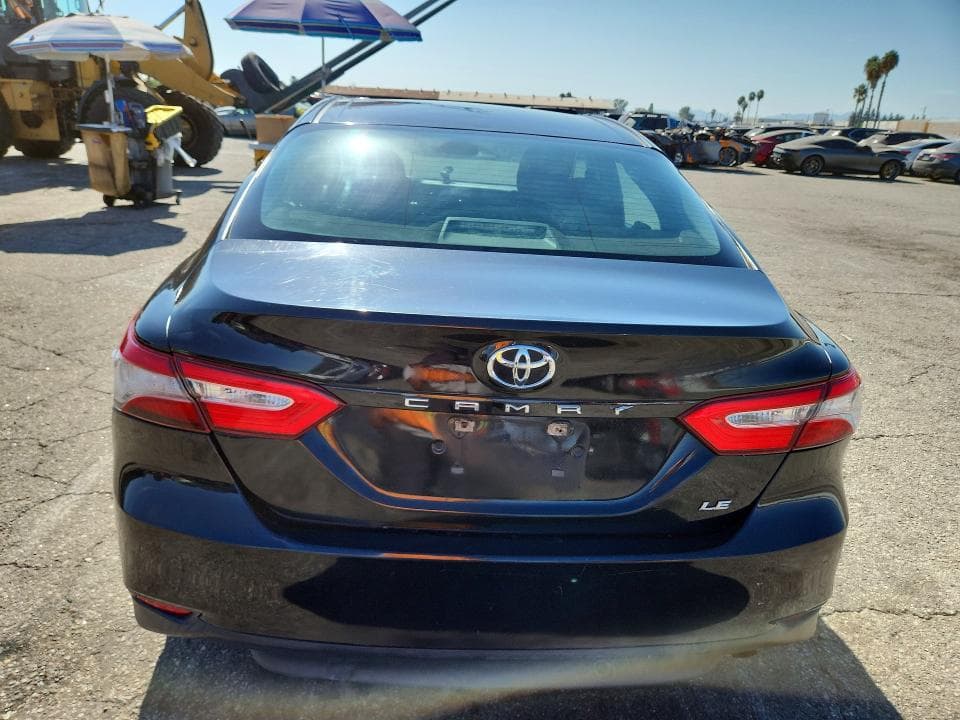 2018 TOYOTA CAMRY LE 6