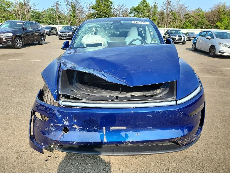 2026 TESLA MODEL Y 5