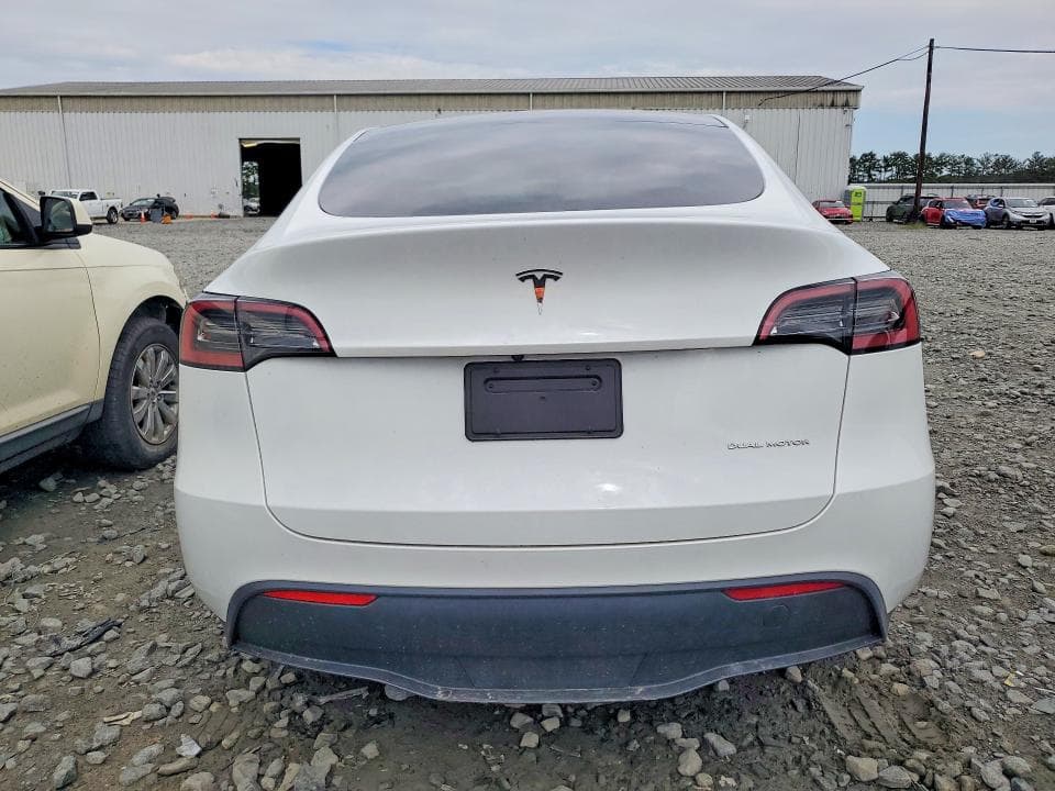 2023 TESLA MODEL Y 6