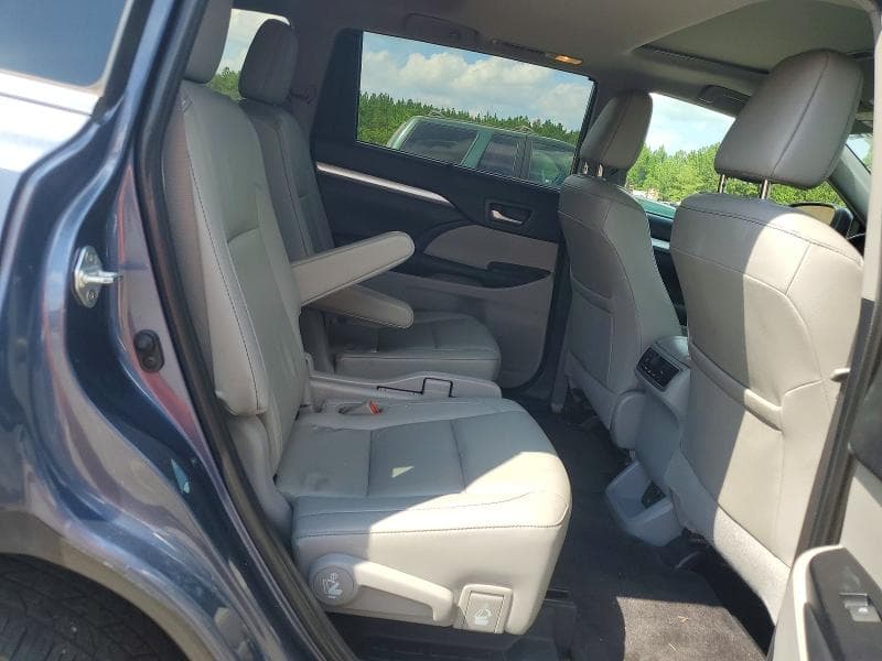 2019 TOYOTA HIGHLANDER XLE 10