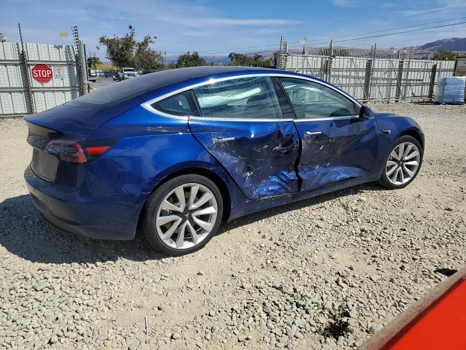 2018 TESLA MODEL 3 3