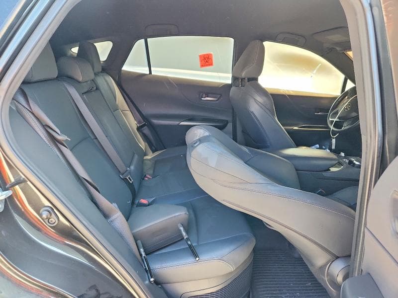 2022 TOYOTA VENZA XLE 11
