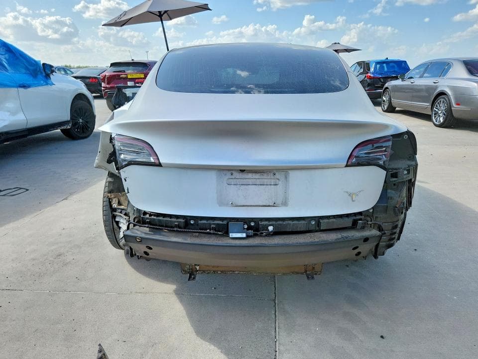 2018 TESLA MODEL 3 6