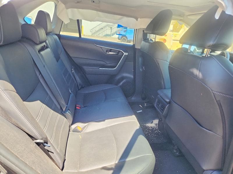 2025 TOYOTA RAV4 XLE 10