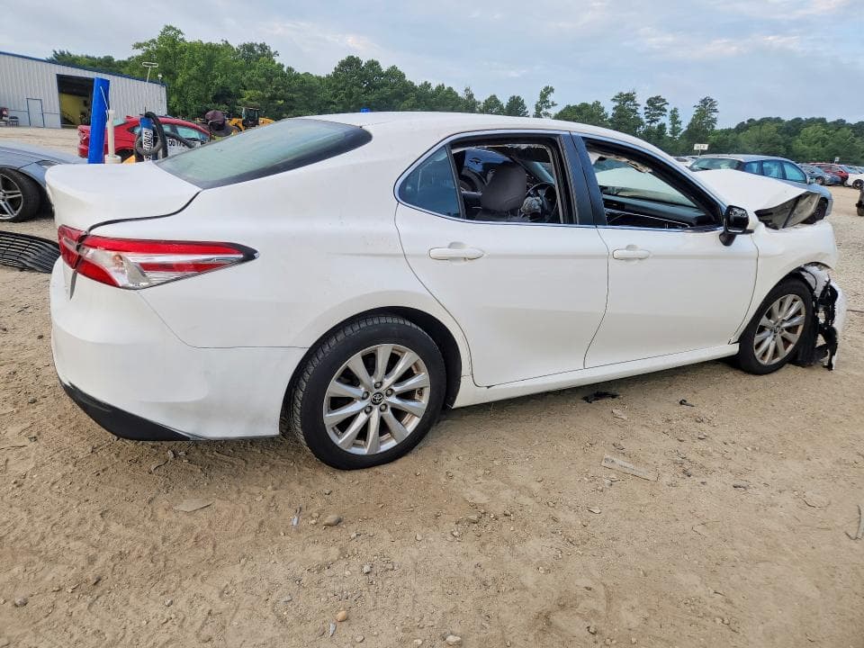 2018 TOYOTA CAMRY LE 3