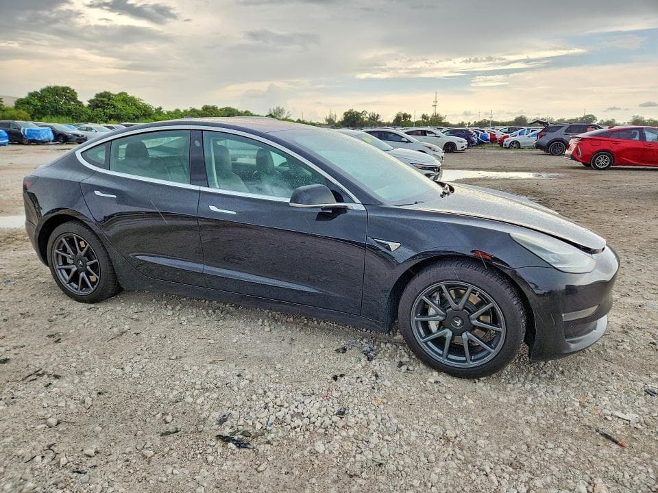 2018 TESLA MODEL 3 4