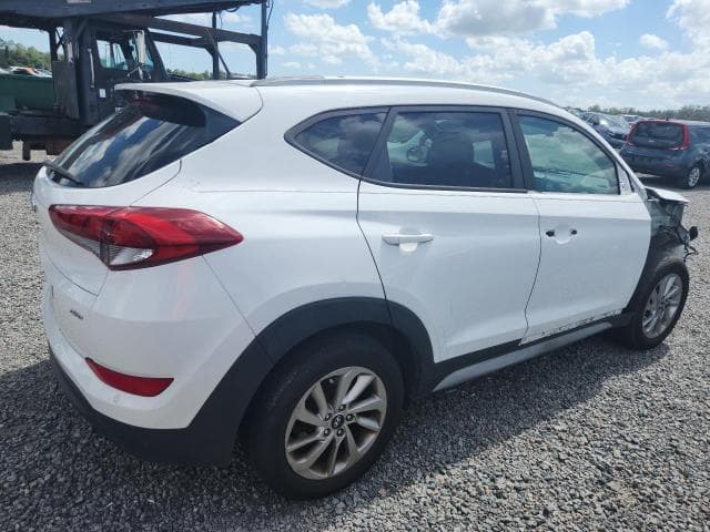 2017 HYUNDAI TUCSON SE 3