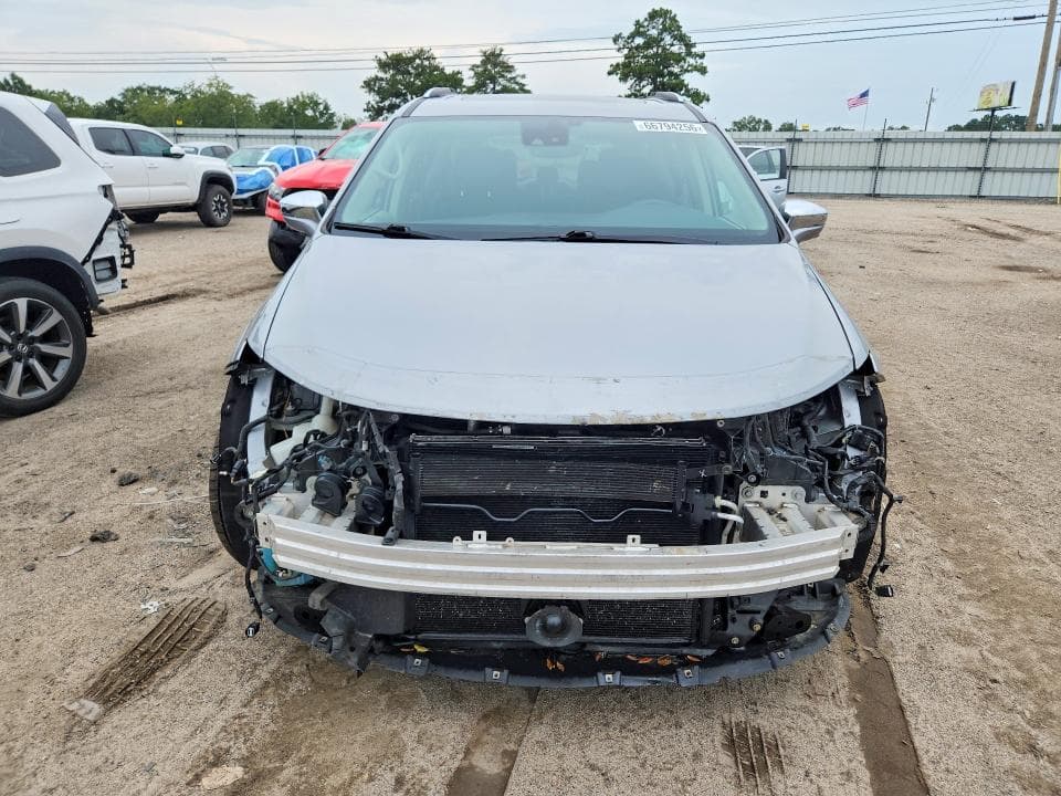 2017 CHRYSLER PACIFICA LIMITED 5