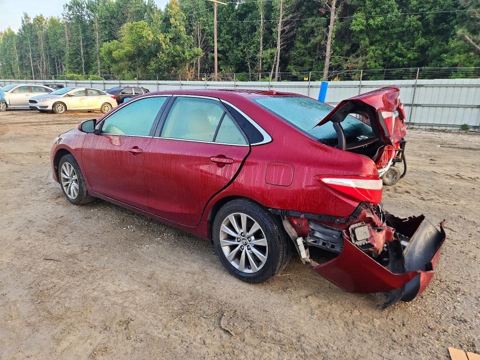 2017 TOYOTA CAMRY XLE 2