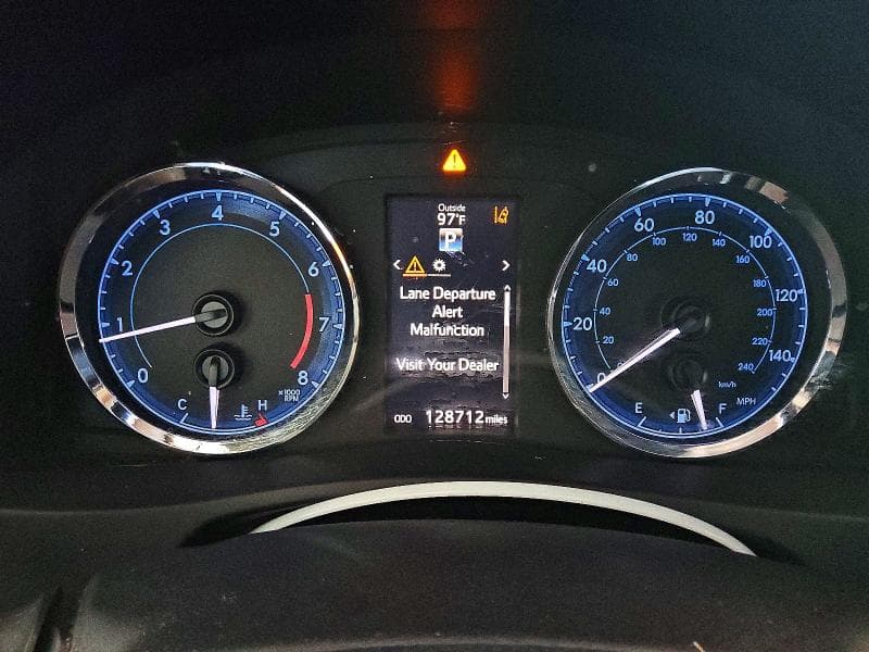2017 TOYOTA COROLLA XSE 9