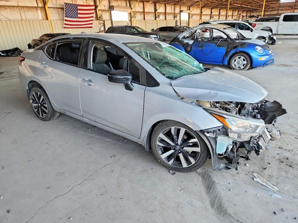 2022 NISSAN VERSA SR 4