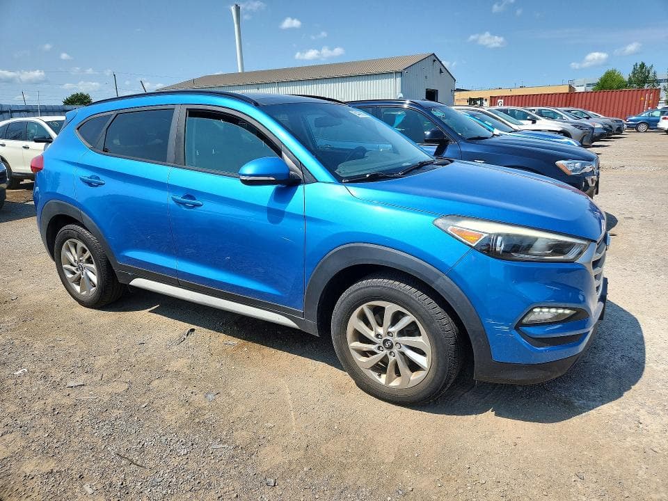 2017 HYUNDAI TUCSON SE 4