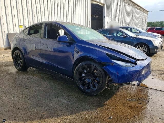 2023 TESLA MODEL Y 4