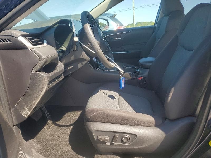 2025 TOYOTA RAV4 XLE 7