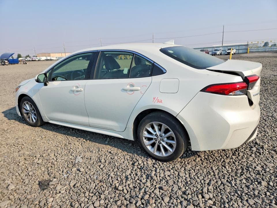 2020 TOYOTA COROLLA XLE 2