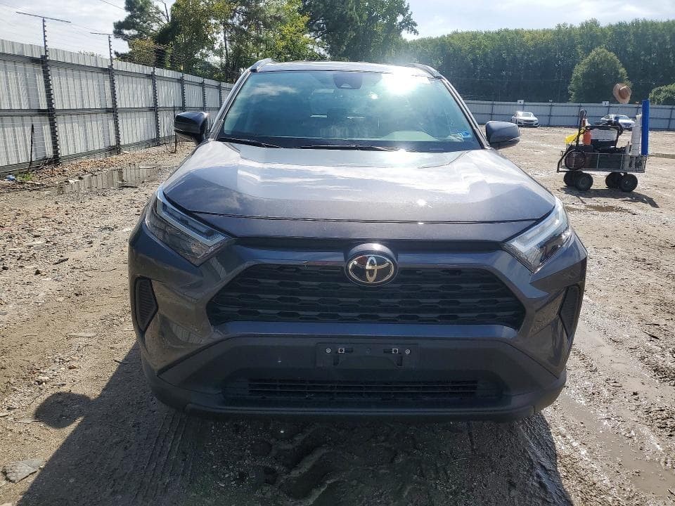 2025 TOYOTA RAV4 XLE 5