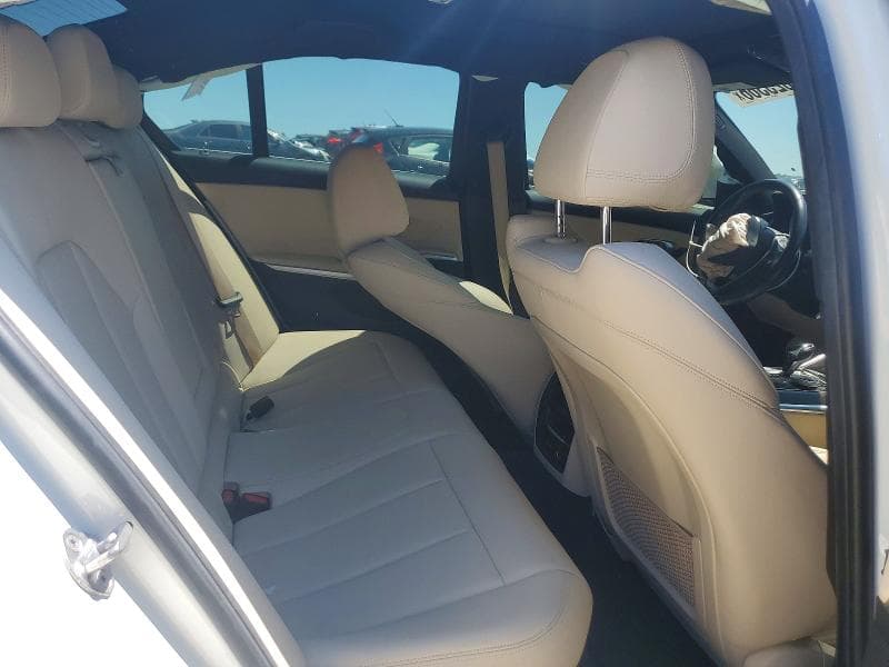 2020 BMW 330I 10