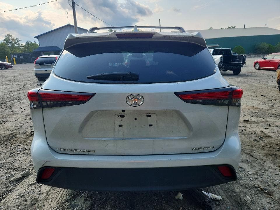 2022 TOYOTA HIGHLANDER XLE 6