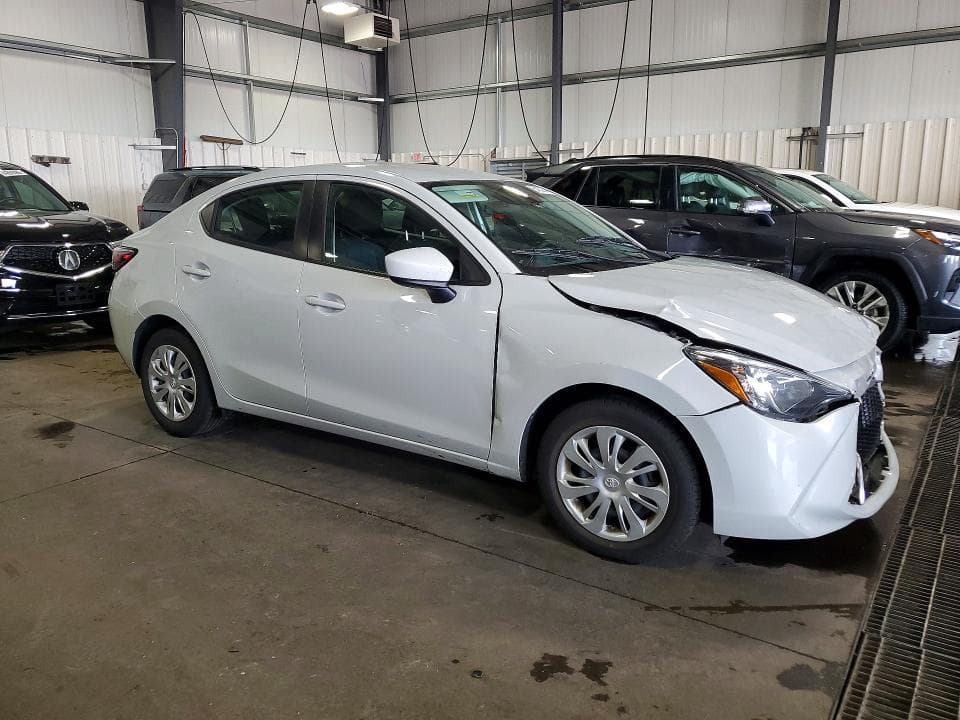 2020 TOYOTA YARIS L 4