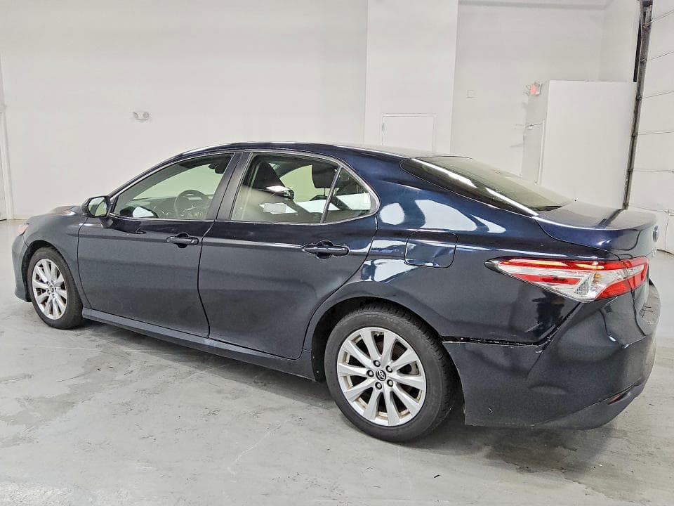 2018 TOYOTA CAMRY LE 2
