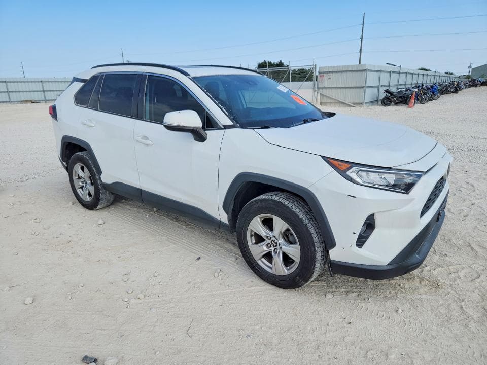2021 TOYOTA RAV4 XLE 4