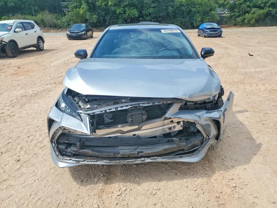 2020 TOYOTA AVALON XSE 5