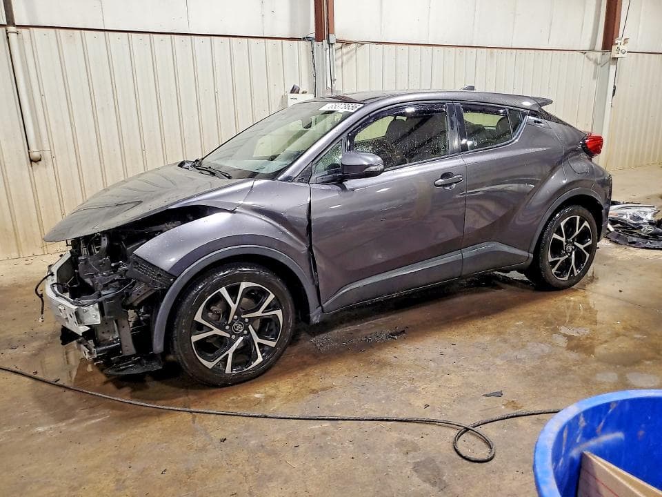 2019 TOYOTA C-HR XLE - 1