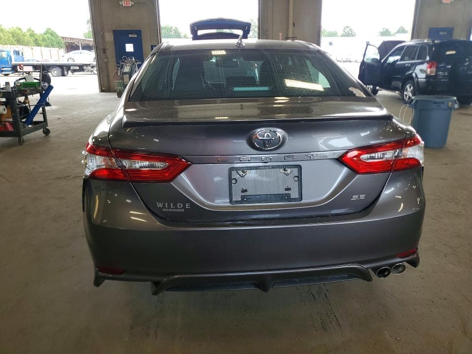 2020 TOYOTA CAMRY SE 6