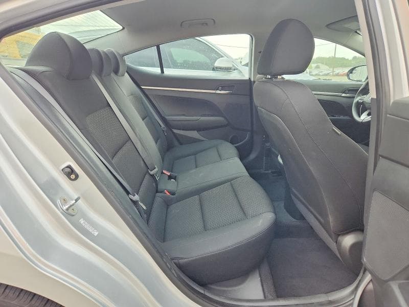 2019 HYUNDAI ELANTRA SE 10