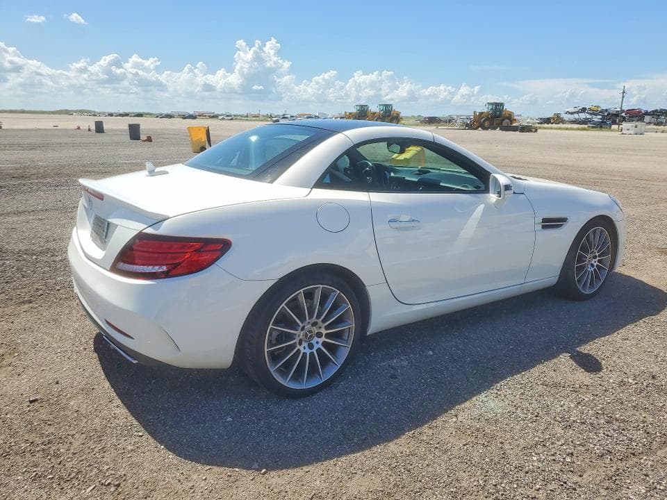 2018 MERCEDES-BENZ SLC 300 3