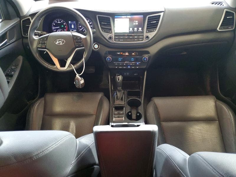 2017 HYUNDAI TUCSON SE PLUS 8