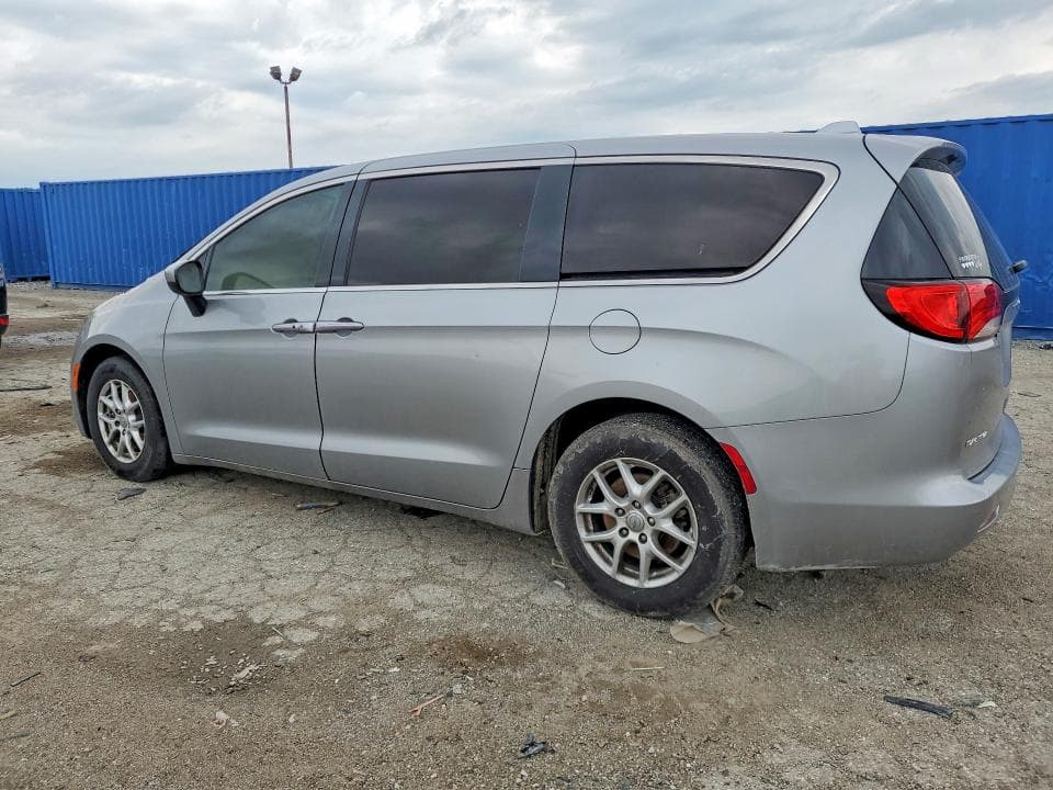 2017 CHRYSLER PACIFICA LX 2