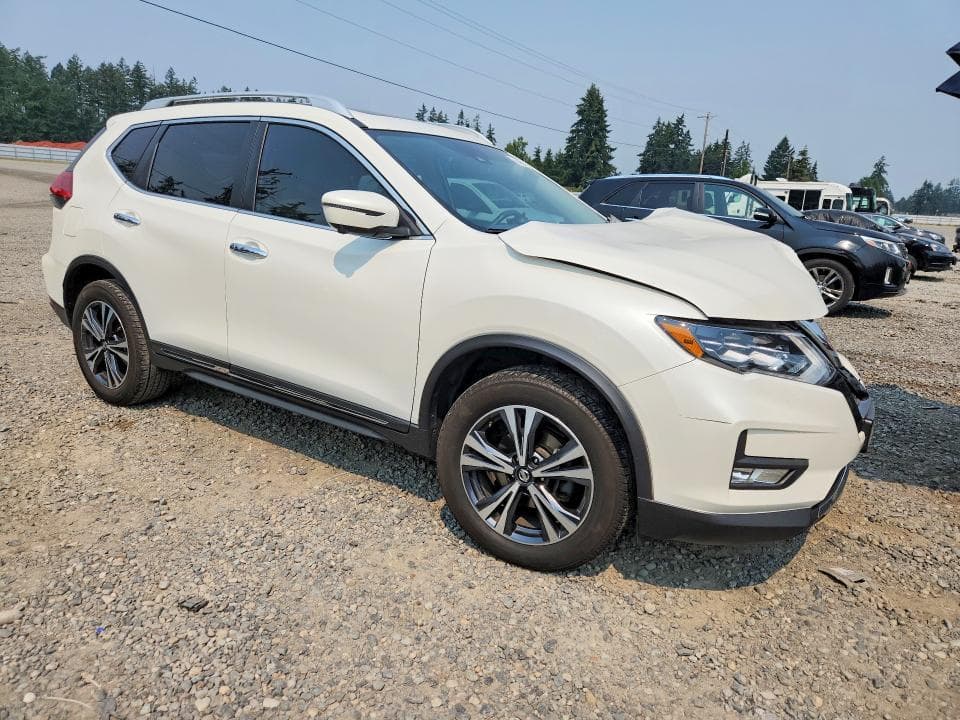 2017 NISSAN ROGUE SL 4