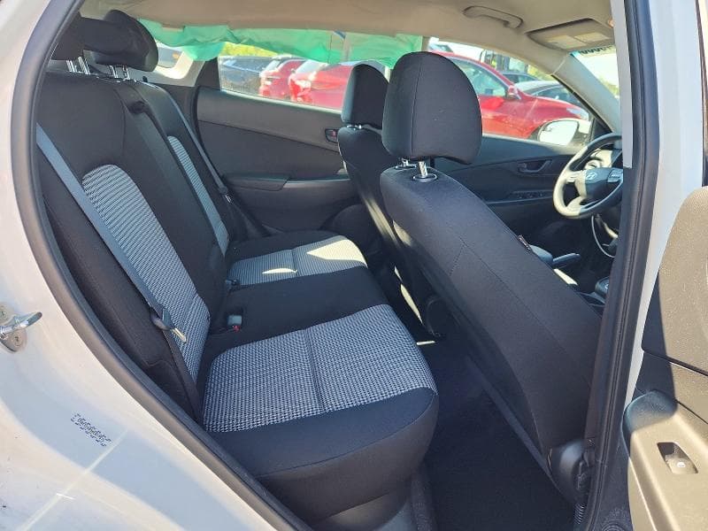 2022 HYUNDAI KONA SE 10